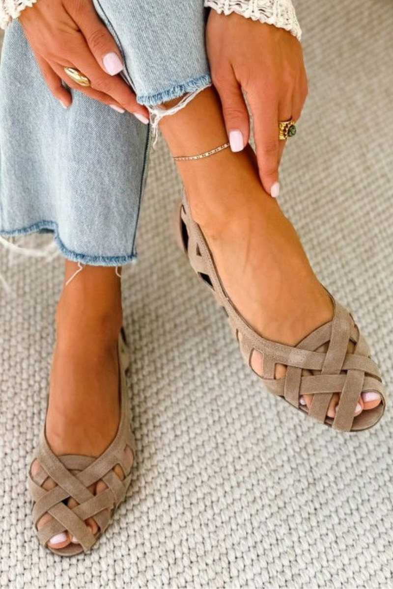 ELSPETH | WOVEN OPEN-TOE FLAT SANDALS
