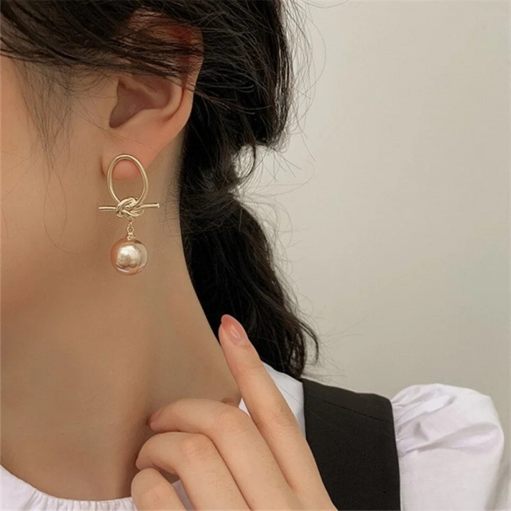 Vanessa | Timeless Pearl Drop Earrings