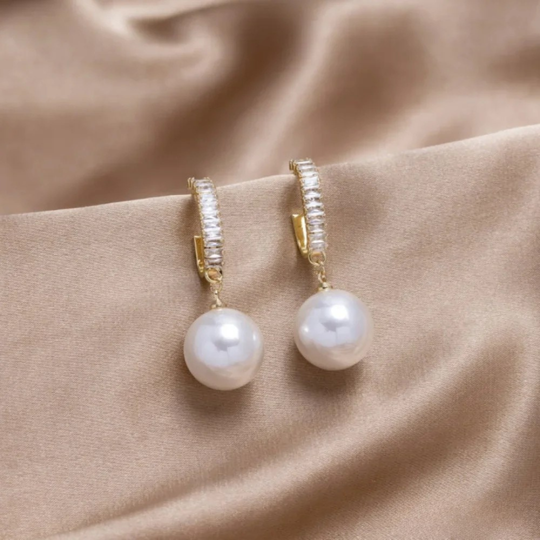 Yvonne | Pearl and Zircon Earrings