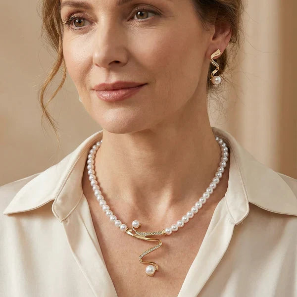 Ottilie | Natural Pearl Necklace and Earrings Set