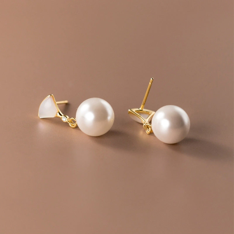 Vera | Silver and Pearl Earrings