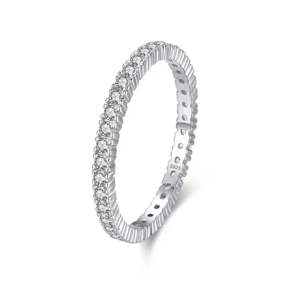 Prue | Minimalist Eternity Ring