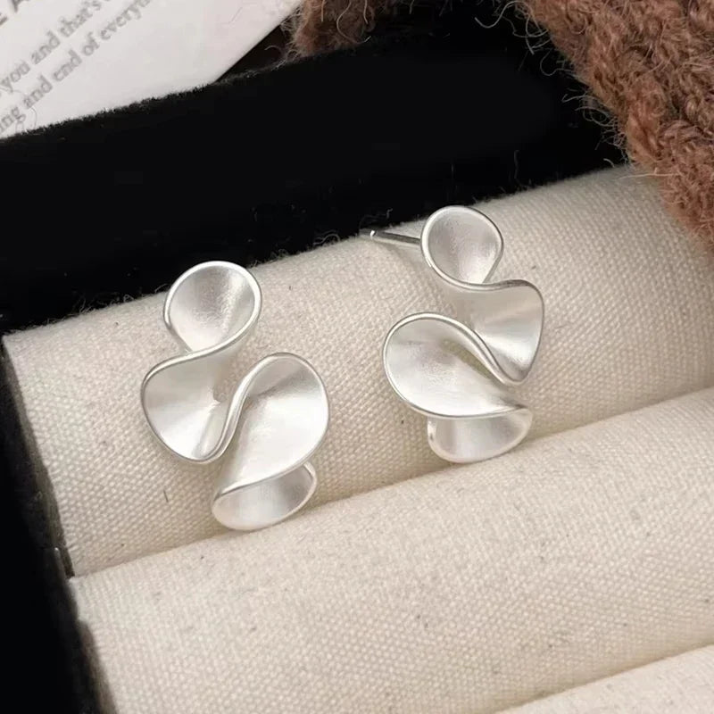 Susannah | Flower Earrings in Silver and 18K Gold