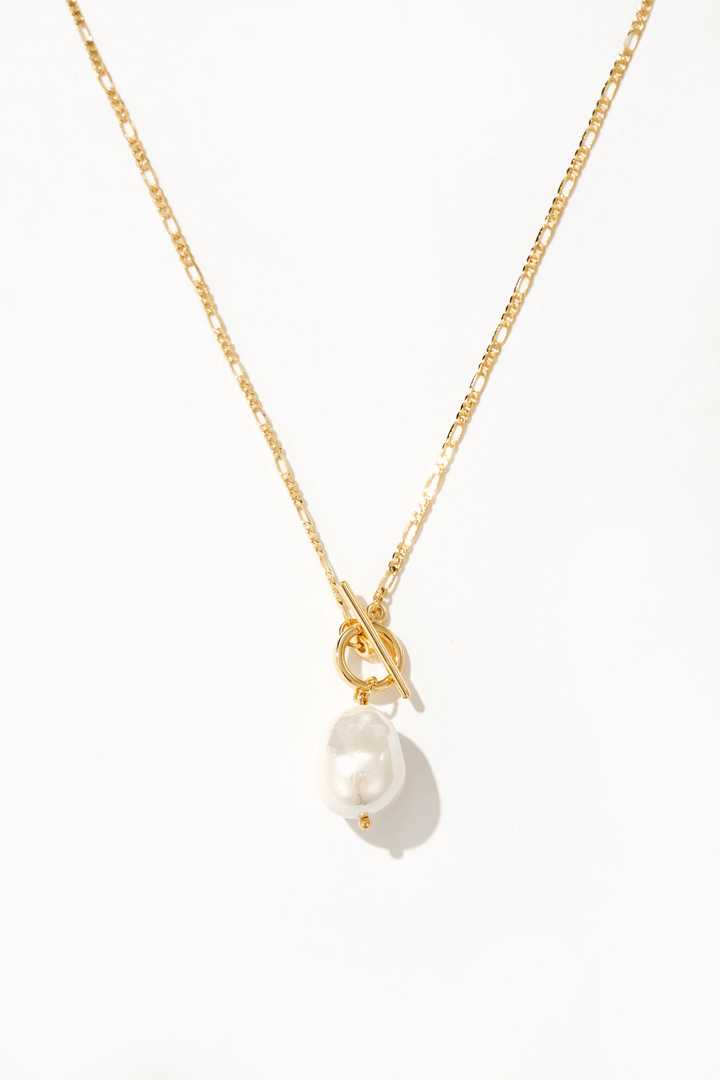 Doreen | Necklace with Golden Pearls