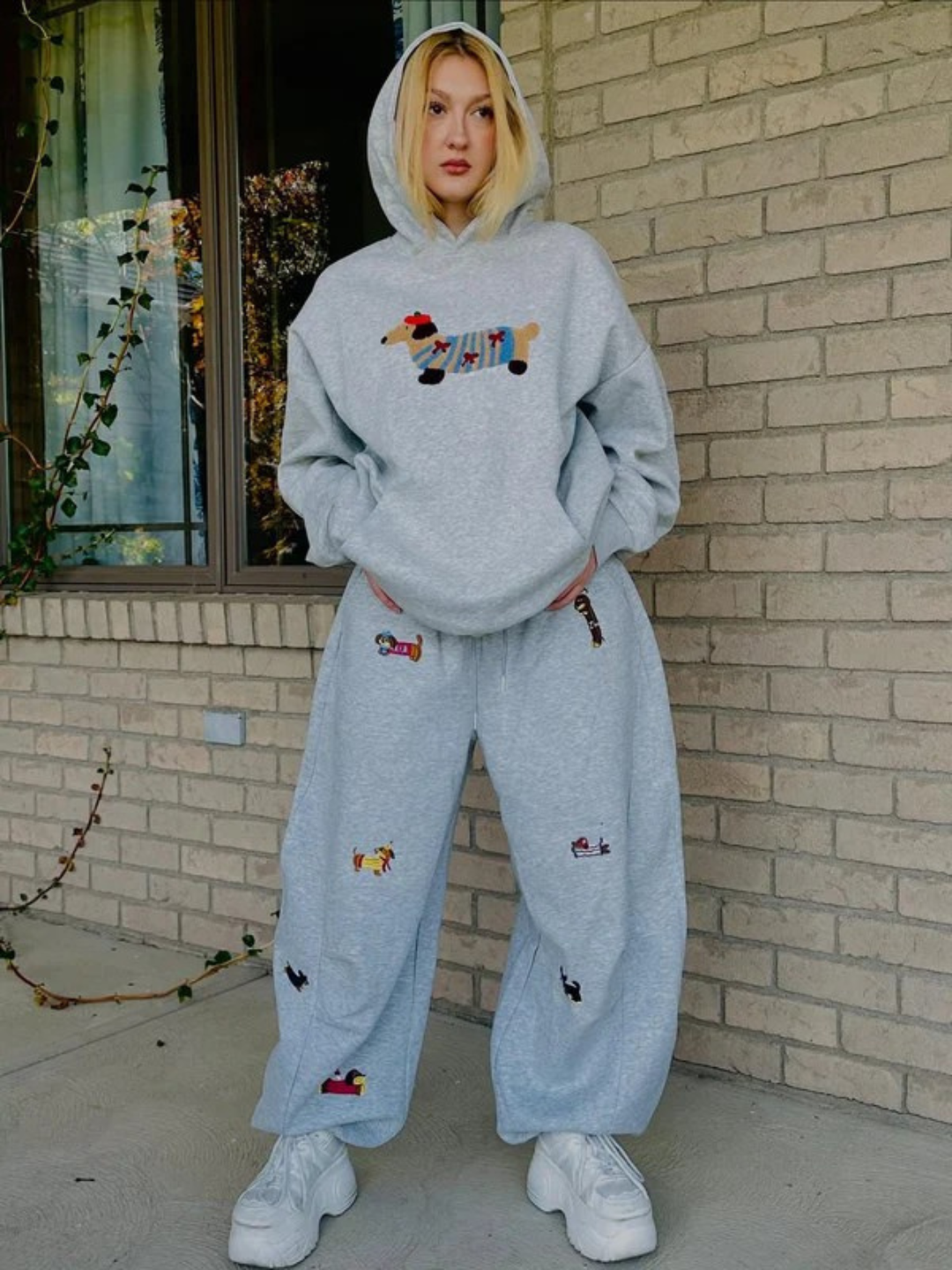 ELSPETH | EMBROIDERED BARREL SWEATPANTS