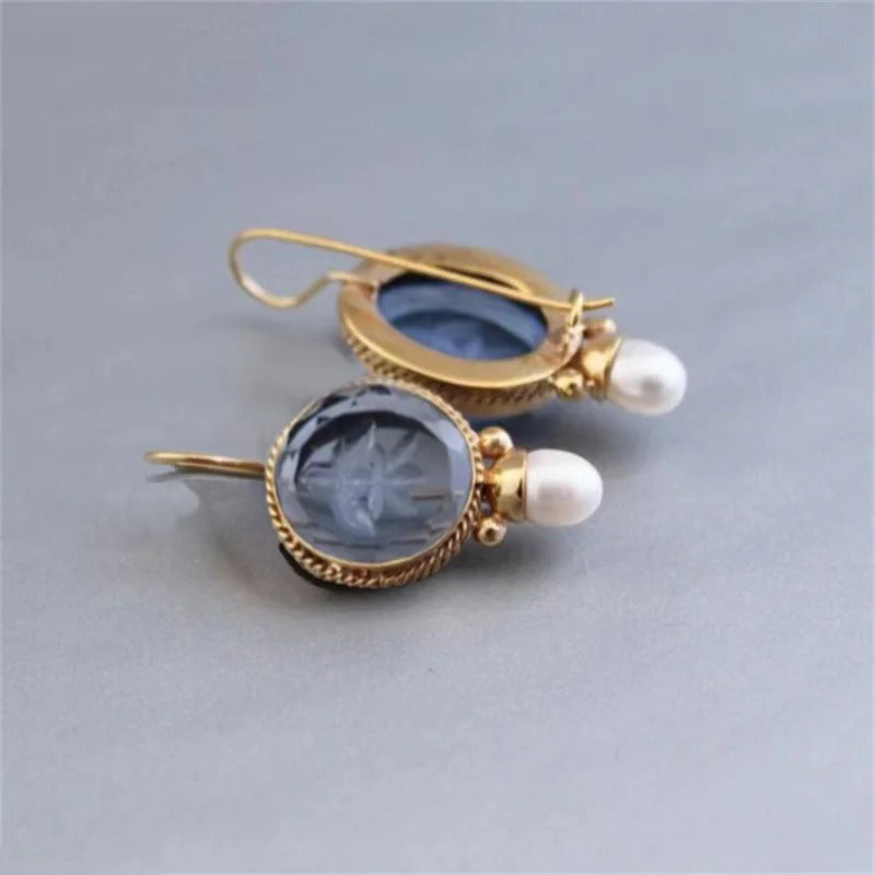 Sophie | Timeless Pearl Earrings