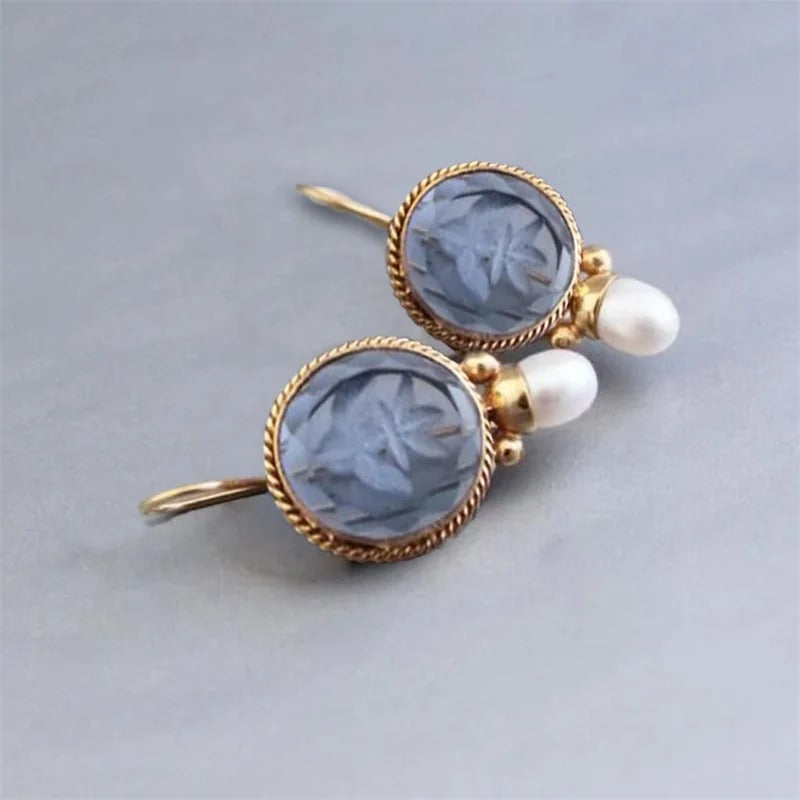 Sophie | Timeless Pearl Earrings