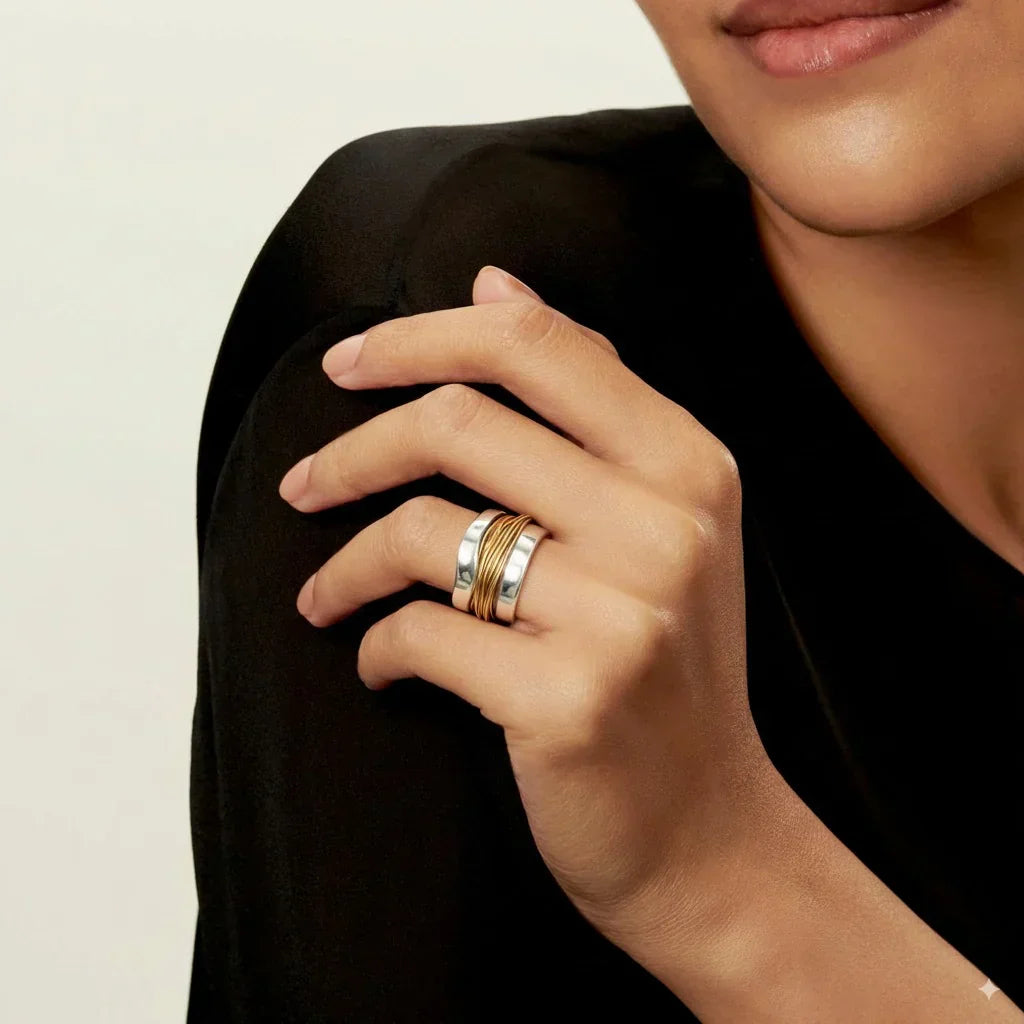 Elspeth | Silver Ring with Gold Thread