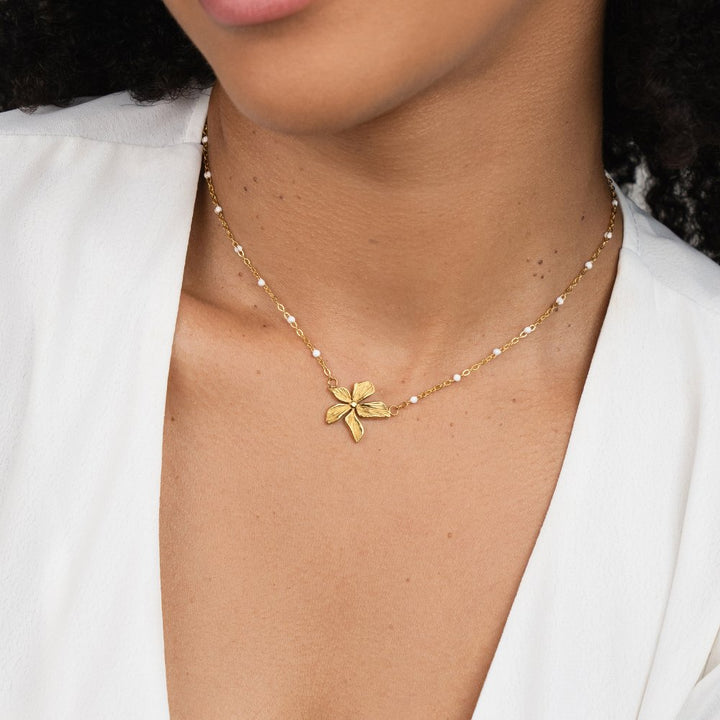 Flora | Gold Flower Necklace